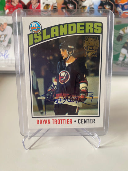 Bryan Trottier reprint Rookie on card autograph